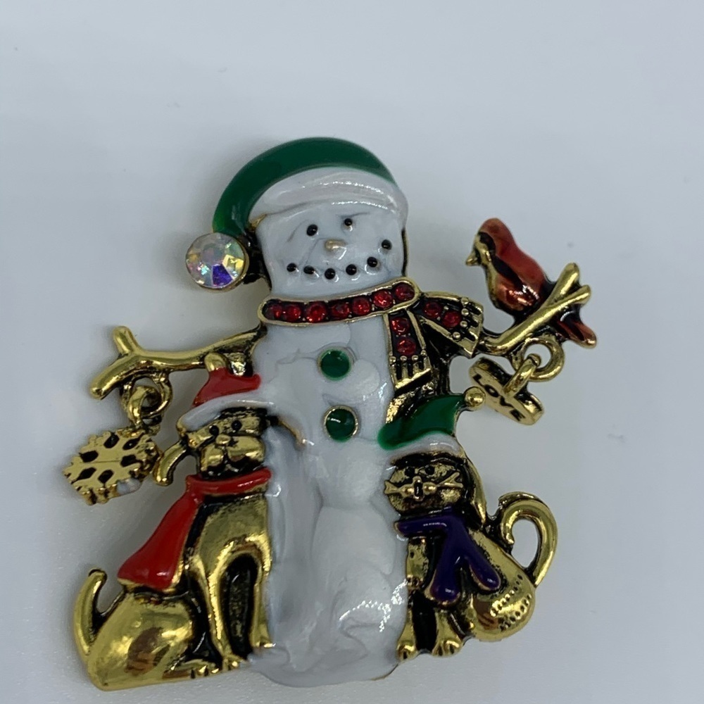 New Christmas snowman brooch or pin with cat & dog - Picture 3 of 8